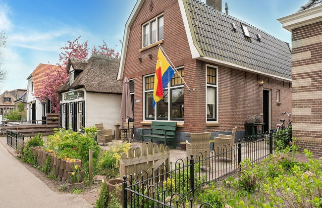 Wonderful Mansion in Giethoorn near Museum with Terrace - Photo 47
