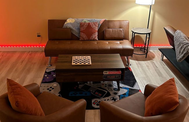 Mansion w 10 Bedrooms Pool and Theater - Foto 43