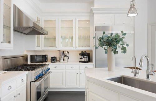 Chateau Beverly Hills by Stay Awhile Villas - Foto 17