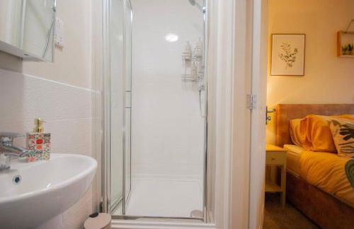 Luxe 3BR - 8 Min to Town Centre - Bradgate Park Leicester - Parking - Garden - Foto 12