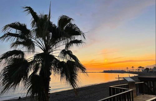 Marbella Beach Front Edificio Mayoral Centro Ciudad y Primera Línea Playa Muy Amplio y Espacioso - Foto 5