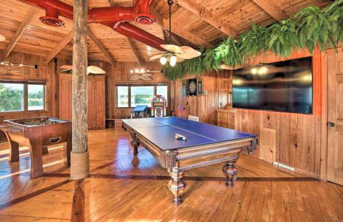 Chic Home: Ocean Views, Hot Tub & Game Room! - Foto 26