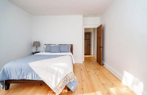 Very Cozy, 2 Bedroom Farmhouse Apartment 2nd FL - Foto 2