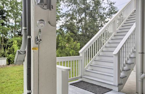 Modern Waveland Home with Deck, Walk to Beach! - Foto 26