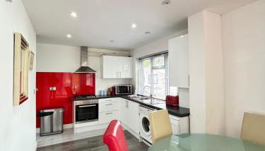 2 Bed-1 Bath-Sleeps 4-Parking-Pets - Photo 4