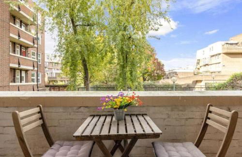 Tower Bridge St Katherines Docks 2 Bedroom Appartment - Photo 3