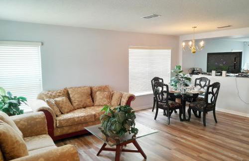 Private pool villa with game room close to theme parks! - Foto 35