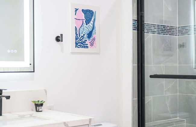 Not Affected by the Fire/modern 5BR Home With Full Amenities & Parking #2 - Foto 45