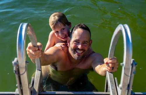 Lakefront Home 4 Bedroom 4 Bath Sleeps 12 - Foto 22