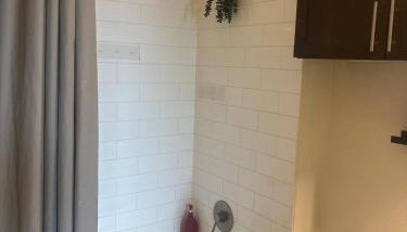 The Link & Lounge, Close to Everything - Foto 2, towels, Shower