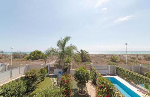 Global Properties, Adosado en primera linea de playa con vistas al mar - Foto 17