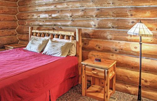 Wonderful Home on Sand Lake with Expansive Porch! - Foto 24