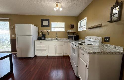 LARGE 2bed 1bath Near Beach & Downtown with KING BED - Foto 3