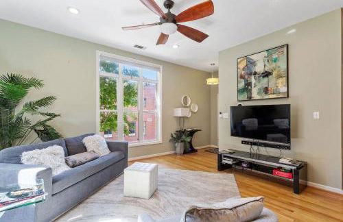 Warehouse District Modern Condo with Private Garage - Foto 14