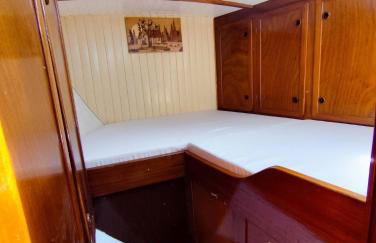 Voilier confortable en bois à cotés des plages et ferries - Photo 18