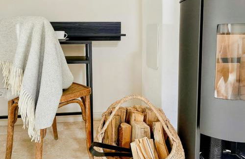 Aesthetic Meets History In The Renovated Stable - Foto 8