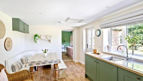 Chantry Cottage - Newby Hall, Ripon, North Yorkshire - Photo 4