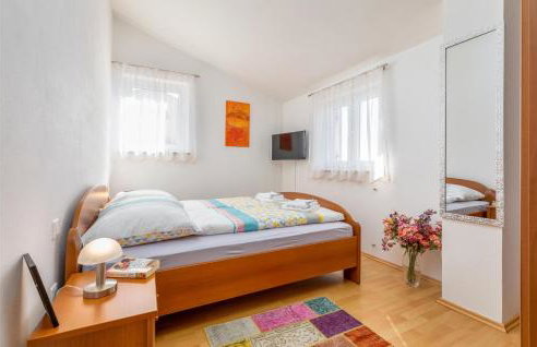 2 Bedroom Lovely Home In Musalez - Foto 24