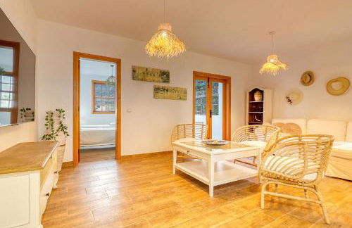 Spacious Home with Tropical Garden, BBQ, Near Seaside - Foto 10