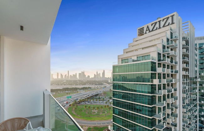 1BR Apt Near Downtown Dubai Pool Skyline Views - Photo 3