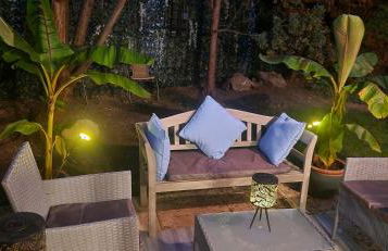 Stunning Fir Tree Corner 3 bedroom detached Executive house ideal wedding guest family home with free drive way CCTV parking for 2 vehicles or LWB Van M5 1 mile away dogs welcome by prior arrangement - Foto 16