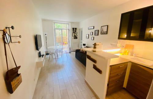 Wendy family flat with calm courtyard 3min for metro Paris in 10 mins - Foto 1