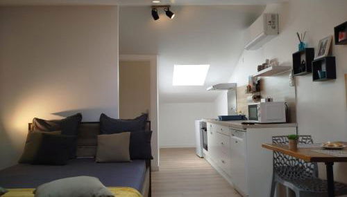 Studio Proche Centre ville avec Place de Stationnement - Foto 2