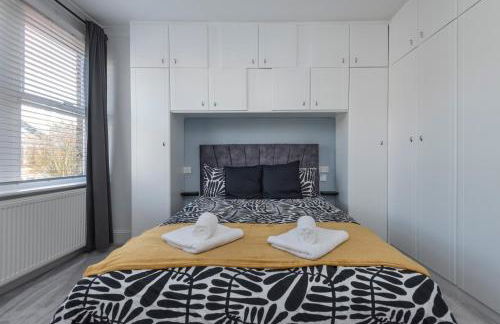 Whole House Sleeps 6 Garden Workspace Waterloo in 20 mins - Foto 25