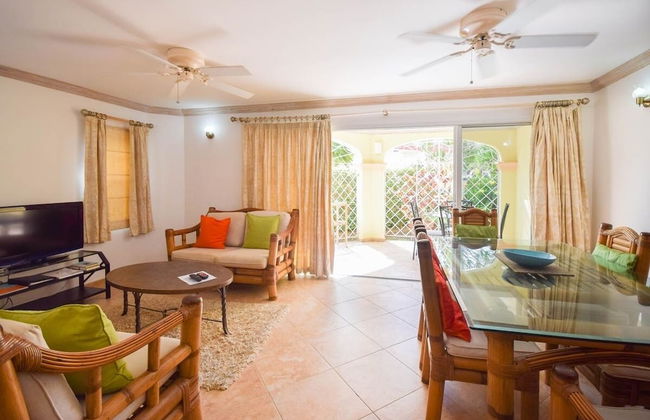 Modern 2-bed Apt Near Beach In St. Lawrence Gap 2 Bedroom Apts by Bluescape - Foto 54