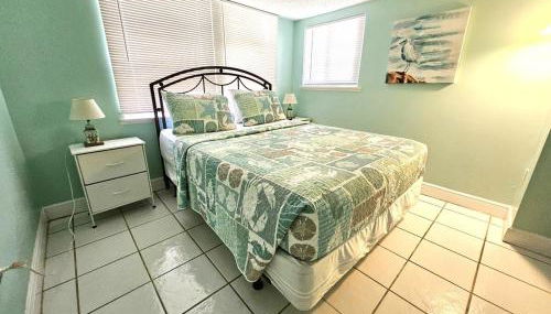 Oceanfront Beach Cottage - Pool, Yard, Private Beach Access, Sleeps 12 - Photo 5