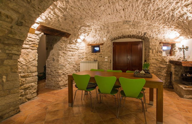 House With Pool, Garden and Wifi in Medieval Village, With Panoramic Views - Foto 11