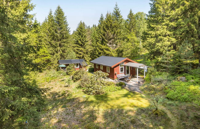 2 bedroom House in Skällinge with garden and terrace - Photo 1