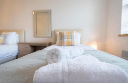 Comfortable 2BR Swindon Long Stay - Foto 9