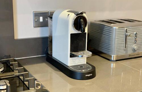 Montrose House - Photo 9