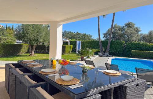 Beautiful 4-Bedroom Villa with Garden and Pool - Foto 5