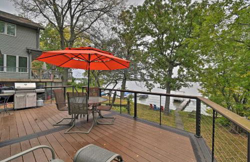 Spacious Lakehouse with Deck, Kayaks, and Dock! - Foto 3