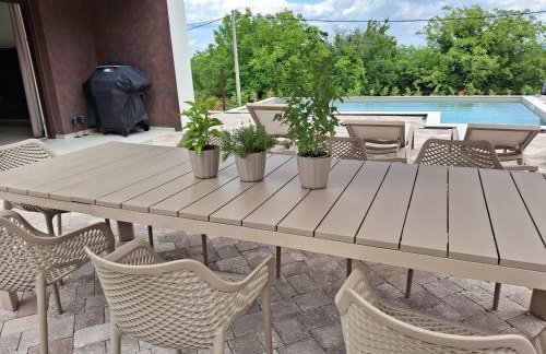 Villa One - Photo 38