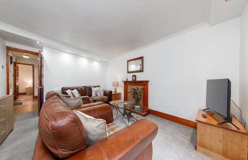Courtyard Cottage with free onsite parking, garden, short flat walk to town - Foto 7
