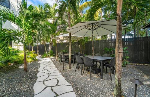 Hacienda Flamingo Unit 3 - Modern 1BR Hideaway with Double Queen Beds - Foto 14