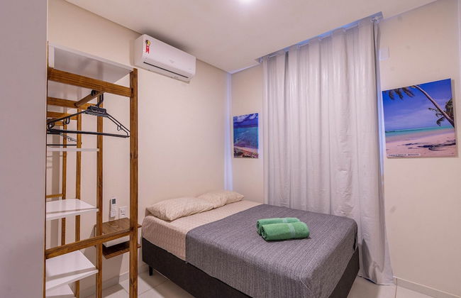 FLATS MAR'BELLA COM VARANDA, 100M PRAIA, PETFRIENDLY E ESTACIONAMENTO - Foto 8