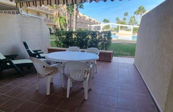 Planta baja con piscina a tres min de la playa - Foto 12