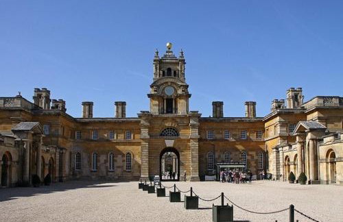 Family home-from-home cottage on working estate - Foto 4