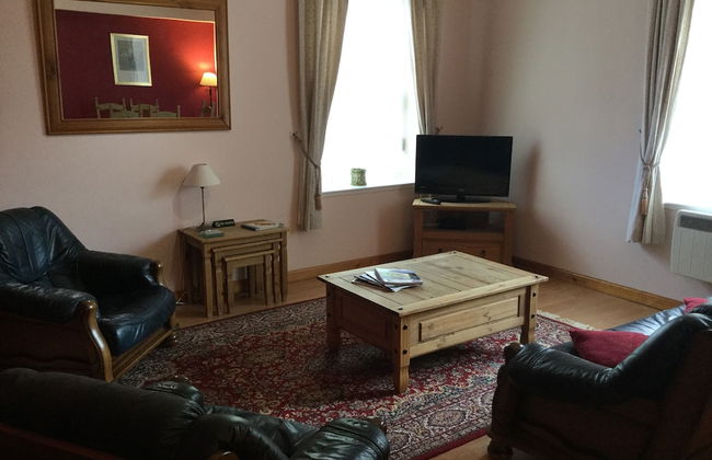 Inverness Apartments - Courtyard - Photo 8