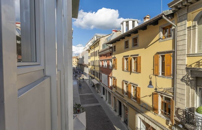 Udine Palazzo d'Aronco Modern Apartment - Foto 13