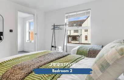 JRR STAYS 3Bed Sleeps 8- Coventry/Antsy M6-J2 CV7 - Photo 24