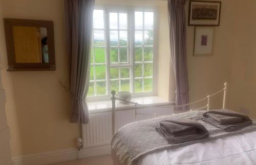 Mid-Wales Farmhouse, swimming pool, tranquil countryside views, sleeps 14 - Foto 44