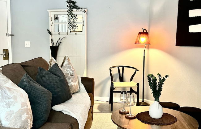 French Inspired Stay Fireplace Coffee bar Cozy - Foto 25