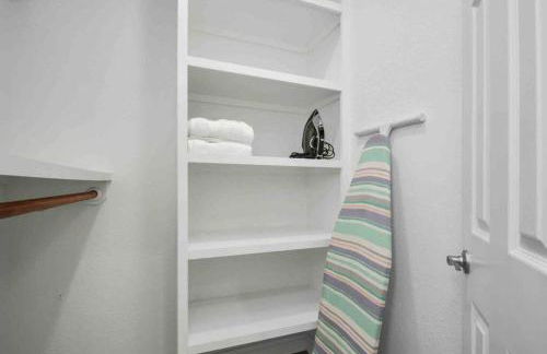 Central Yellow Gem: Cozy Views & Proximity - Foto 5