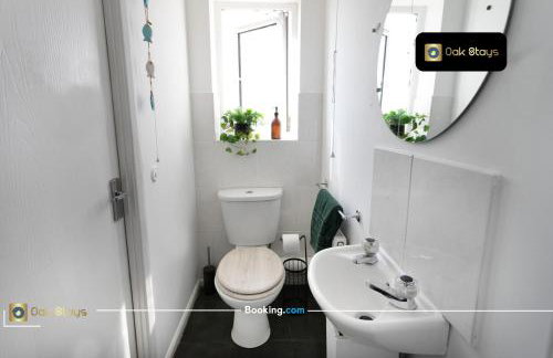 Quick Deals l 5 Bedroom l Sleeps 10 l Parking l Ideal for Groups l Oak Stays Short Lets & Serviced Accommodations - Foto 31