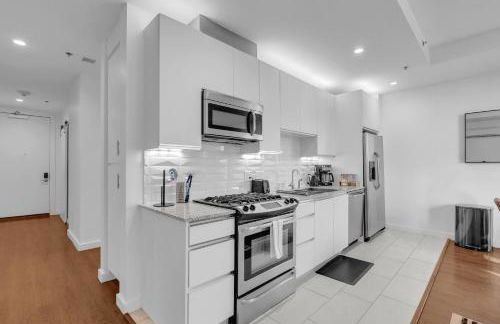 Charming 1BR NearBOKCntr-Gym,Lounge,Balcony,PetOK - Foto 4